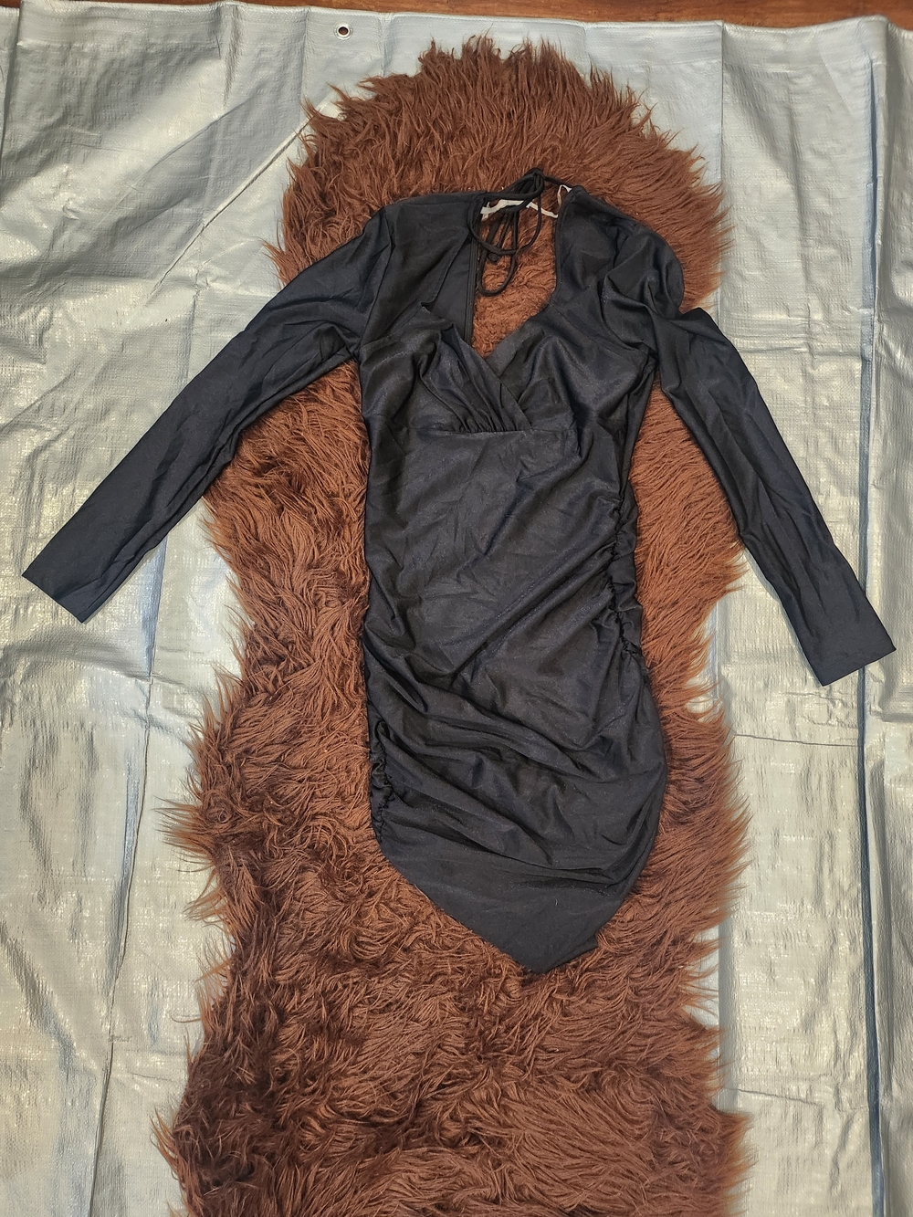 AKIRA Black Long-Sleeve Ruched V-Neck Bodycon Dress